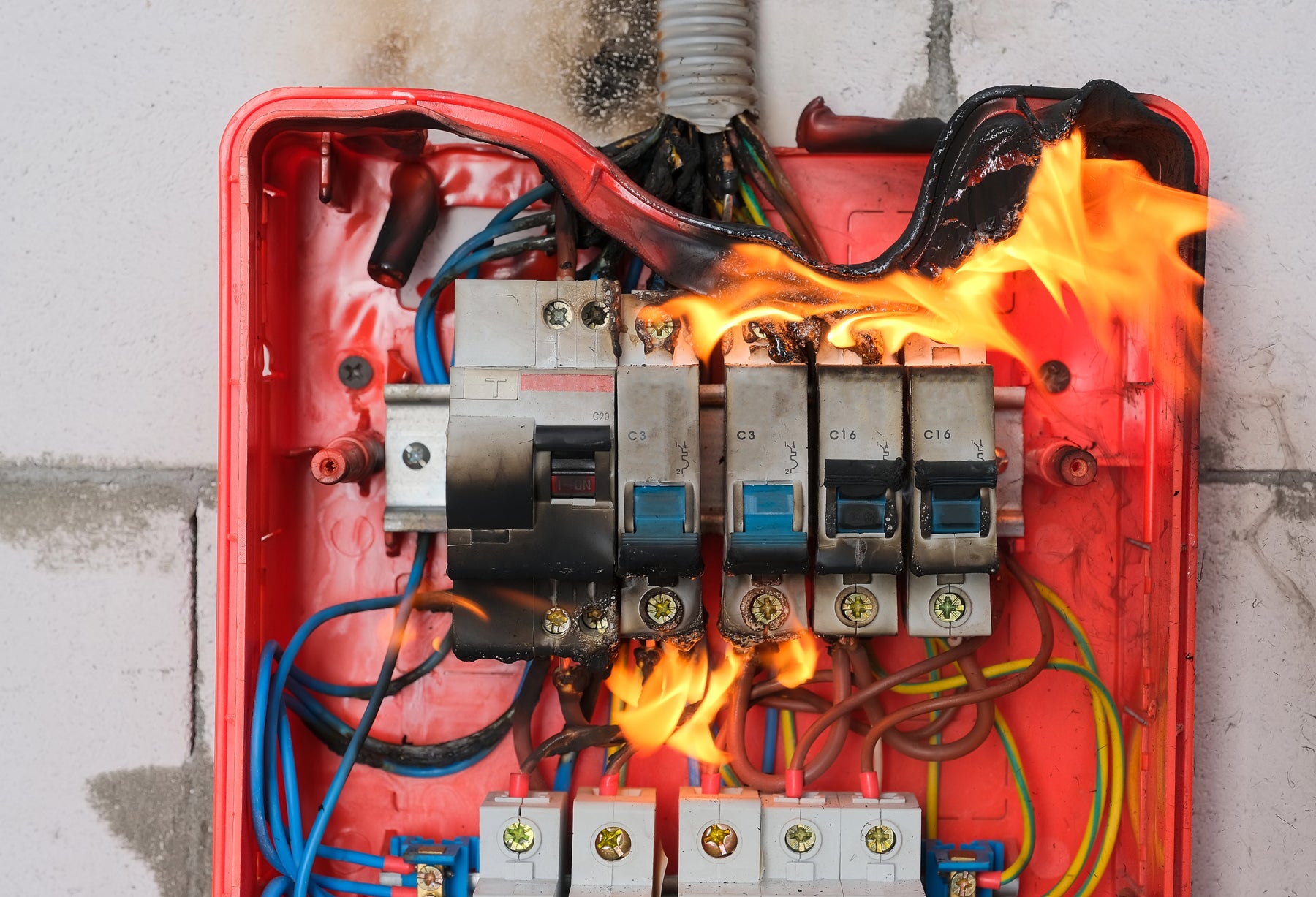 Elektrische Br nde Erkennen Und Vorbeugen Der Komplette Ratgeber elektrische-br-nde-erkennen-und-vorbeugen-der-komplette-ratgeber